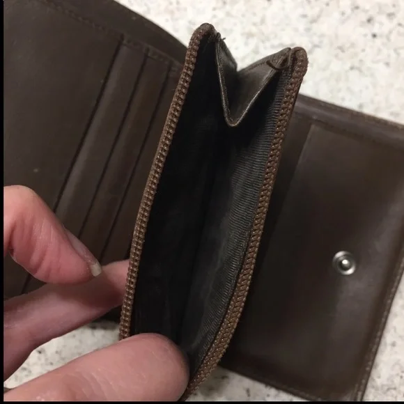 Vintage Authentic Gucci Wallet - Picture 6 of 8
